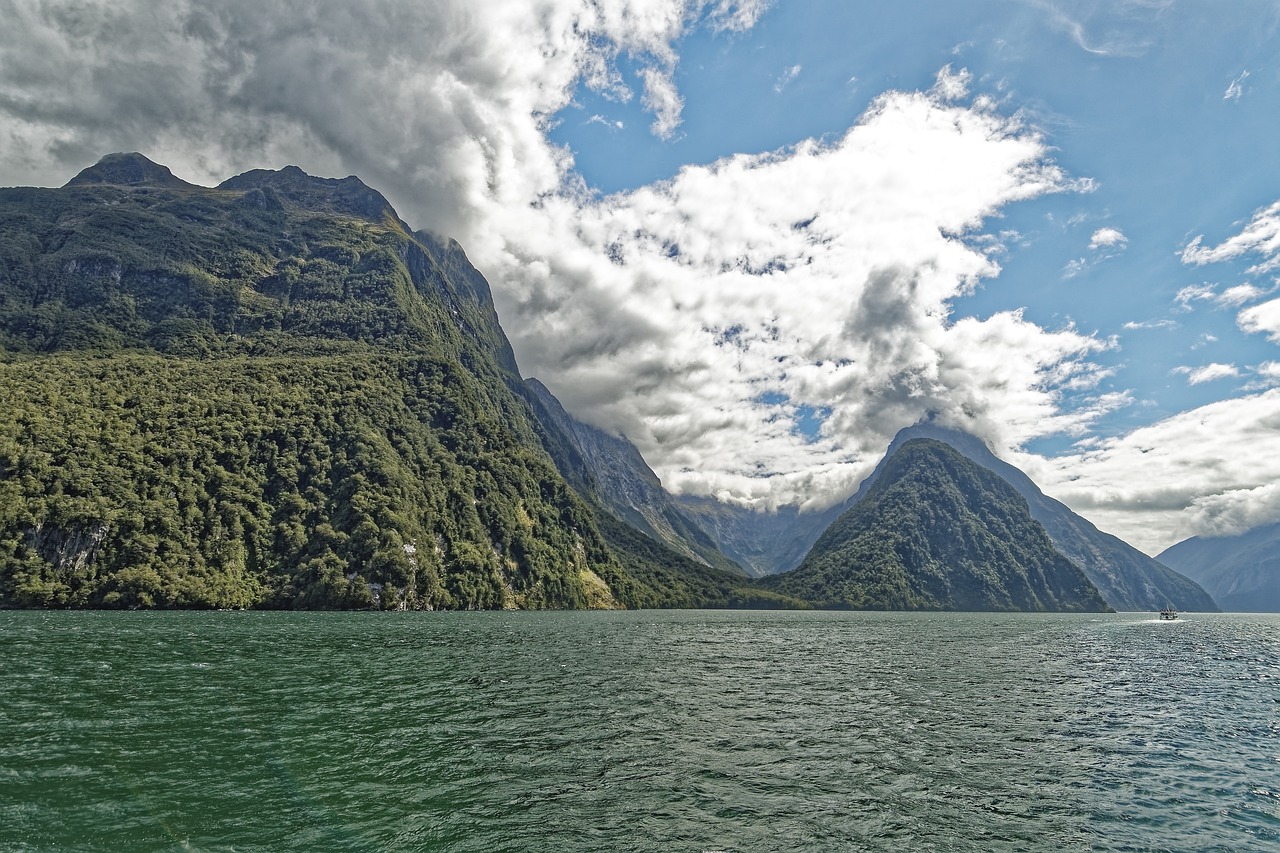 The Serene Landscapes of New Zealand’s Fiordland National Park